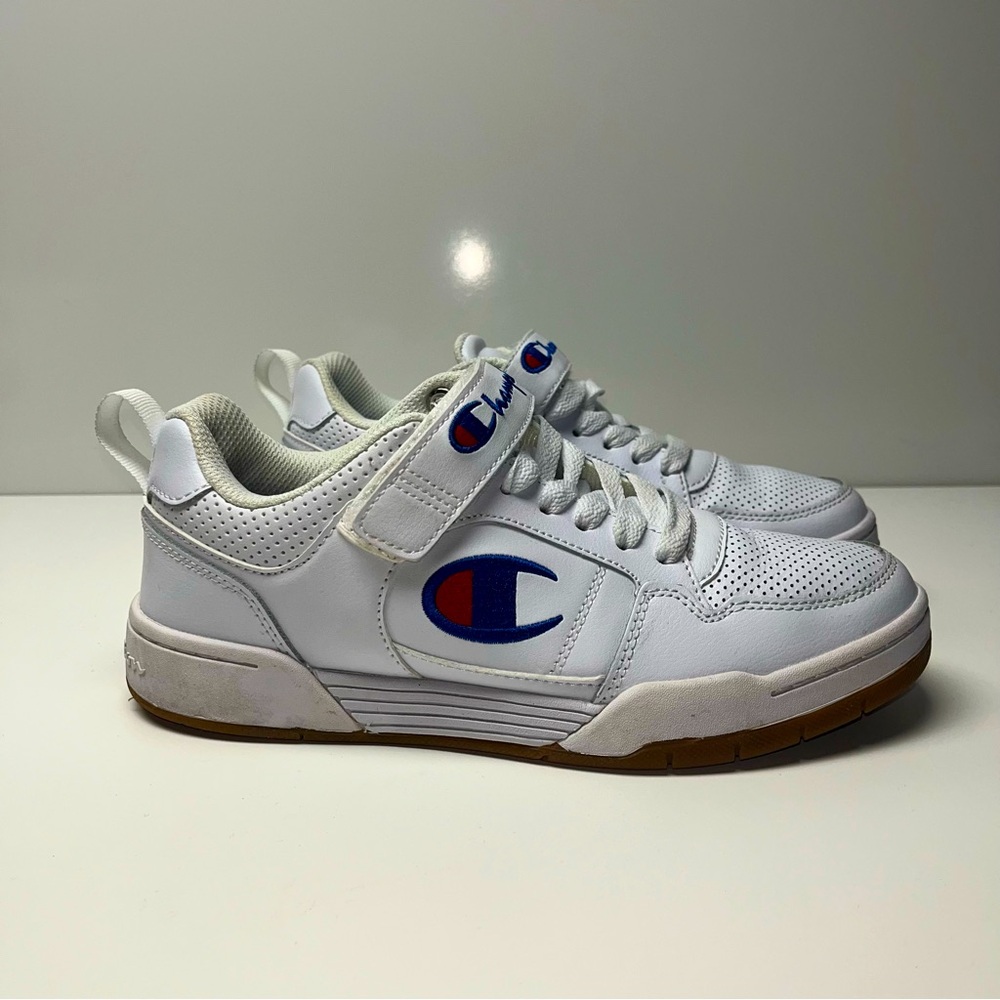 Champion White Logo Sneaker | Boy size 5Y / Women’s size 7 | White Blue Red Tan